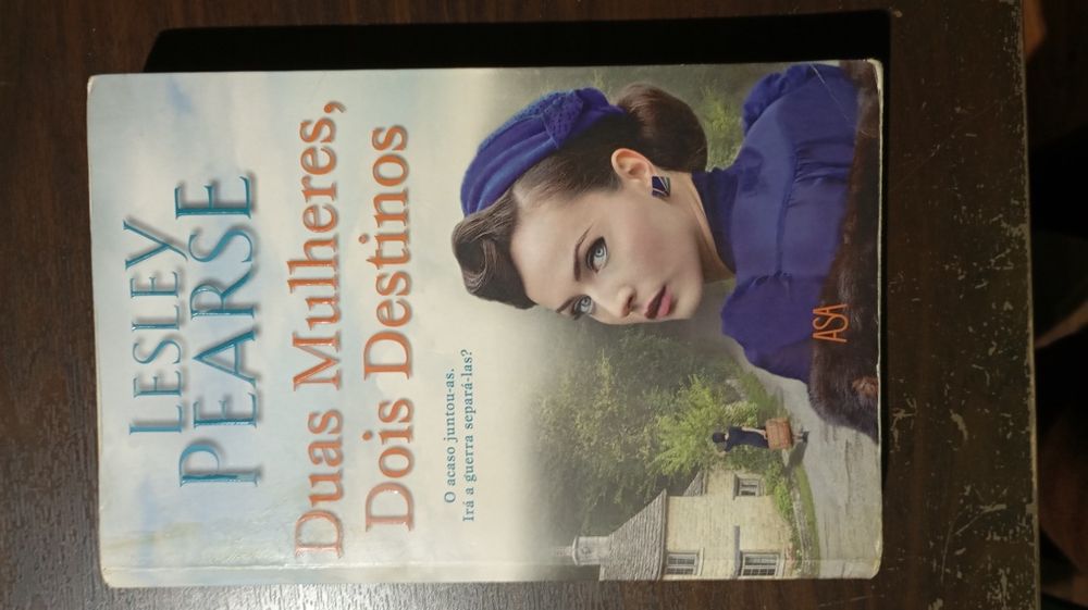 Livros Lesley Pearse, Nora Roberts, Astérix diversos