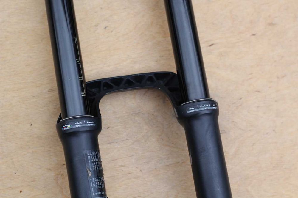 Вилка 29: RockShox BoXXer World CUP (Ultimate)