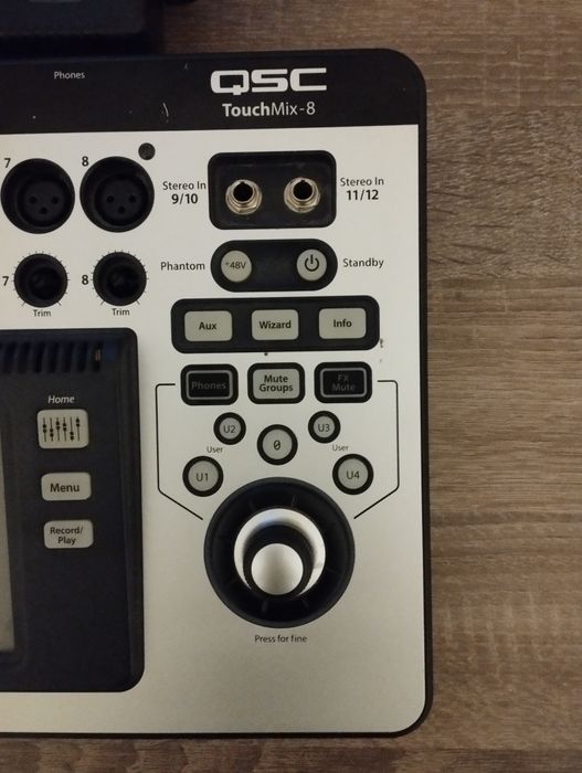QSC touchmix8 мікшерний пульт.