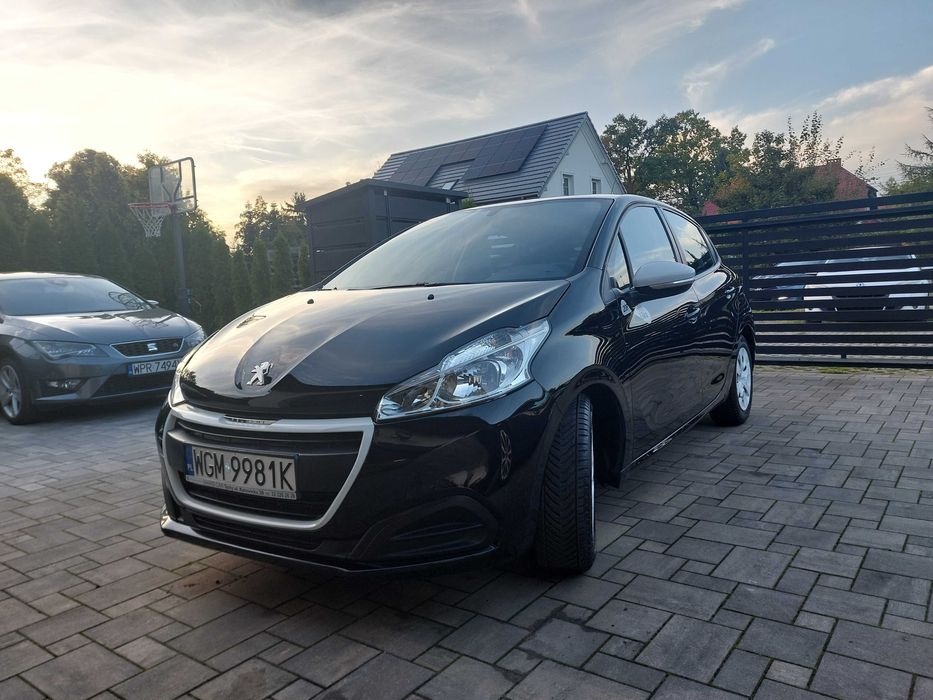 Peugeot 208 1.2 VTi • 2017 • 105 tys. km • Zadbany, czarny Perla Nera