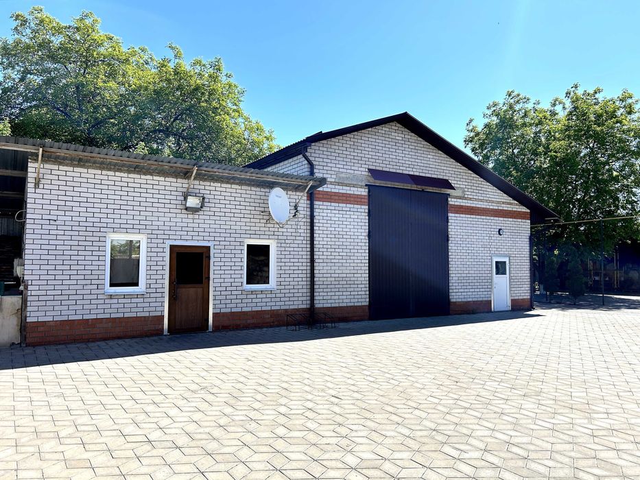 Продам або здам в оренду будинок в селищі Чаплине