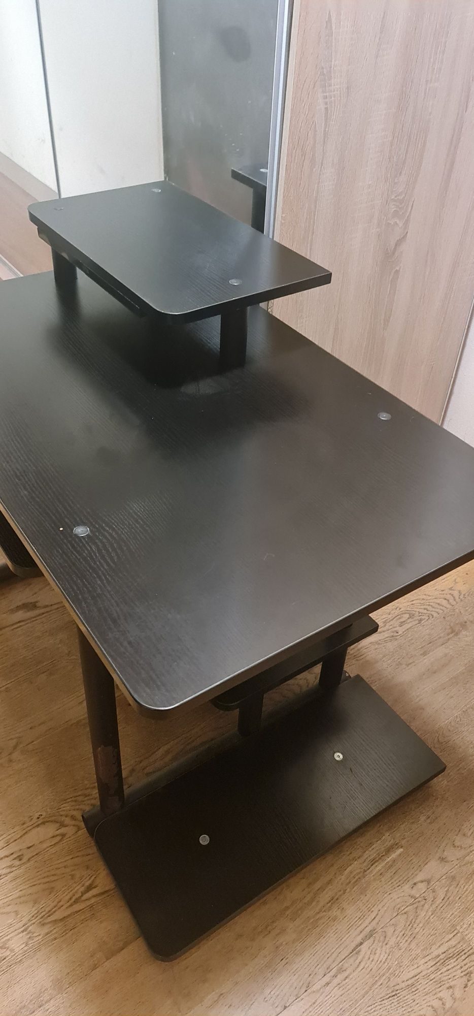 Biurko pod komputer do nauki dla dziecka