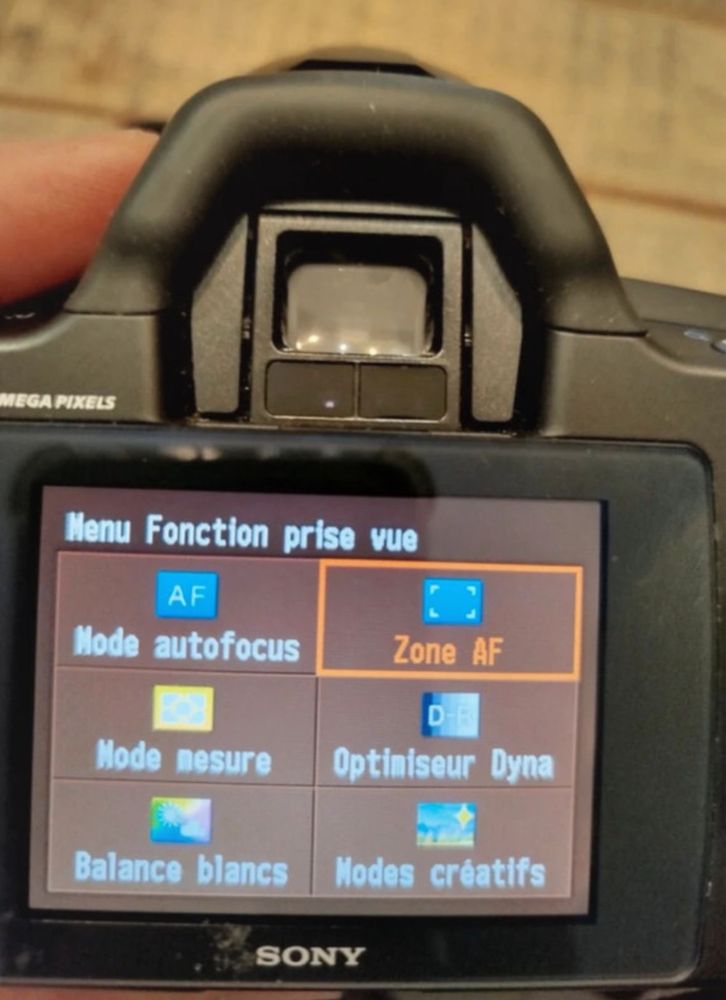 Sony Alpha a230
