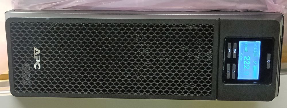 UPS przemysłowy APC 5kVA SRT5KXLT