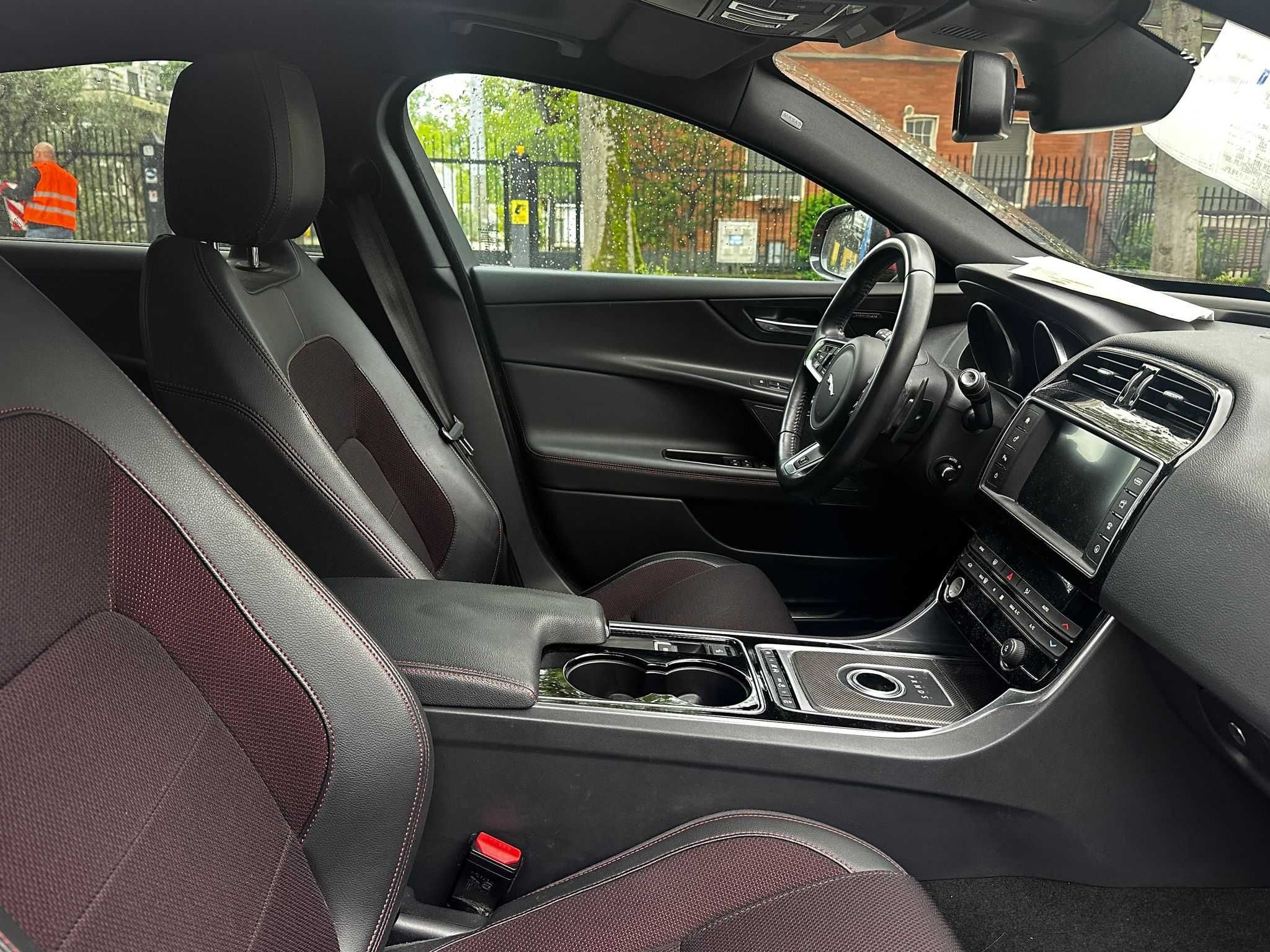 Jaguar XE 2.0d  Posiadam  inne  auta  z  włoch  całe  i uszkodzone