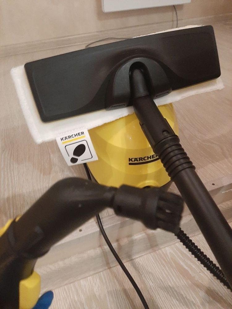 Прокат миючого пилососа та пароочисника Karcher для хімчистки меблів