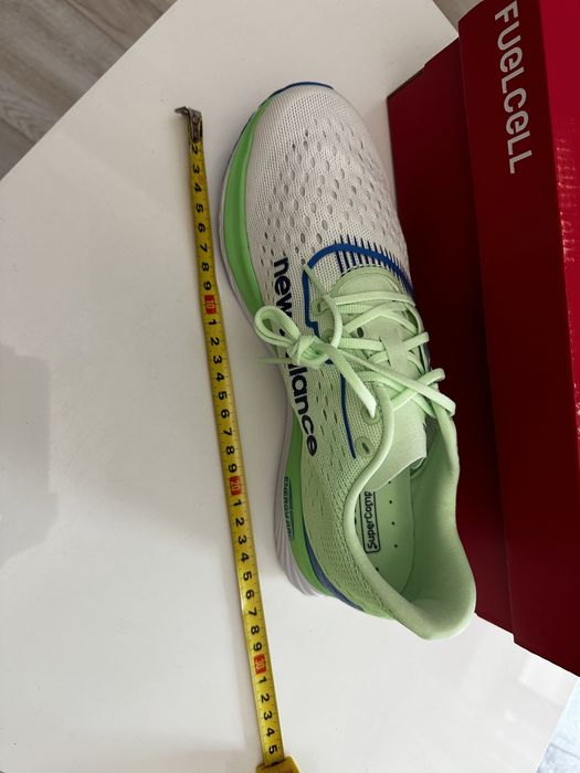 Кросівки бігові New Balance FuelCell SuperComp Pacer кросівки бігові
