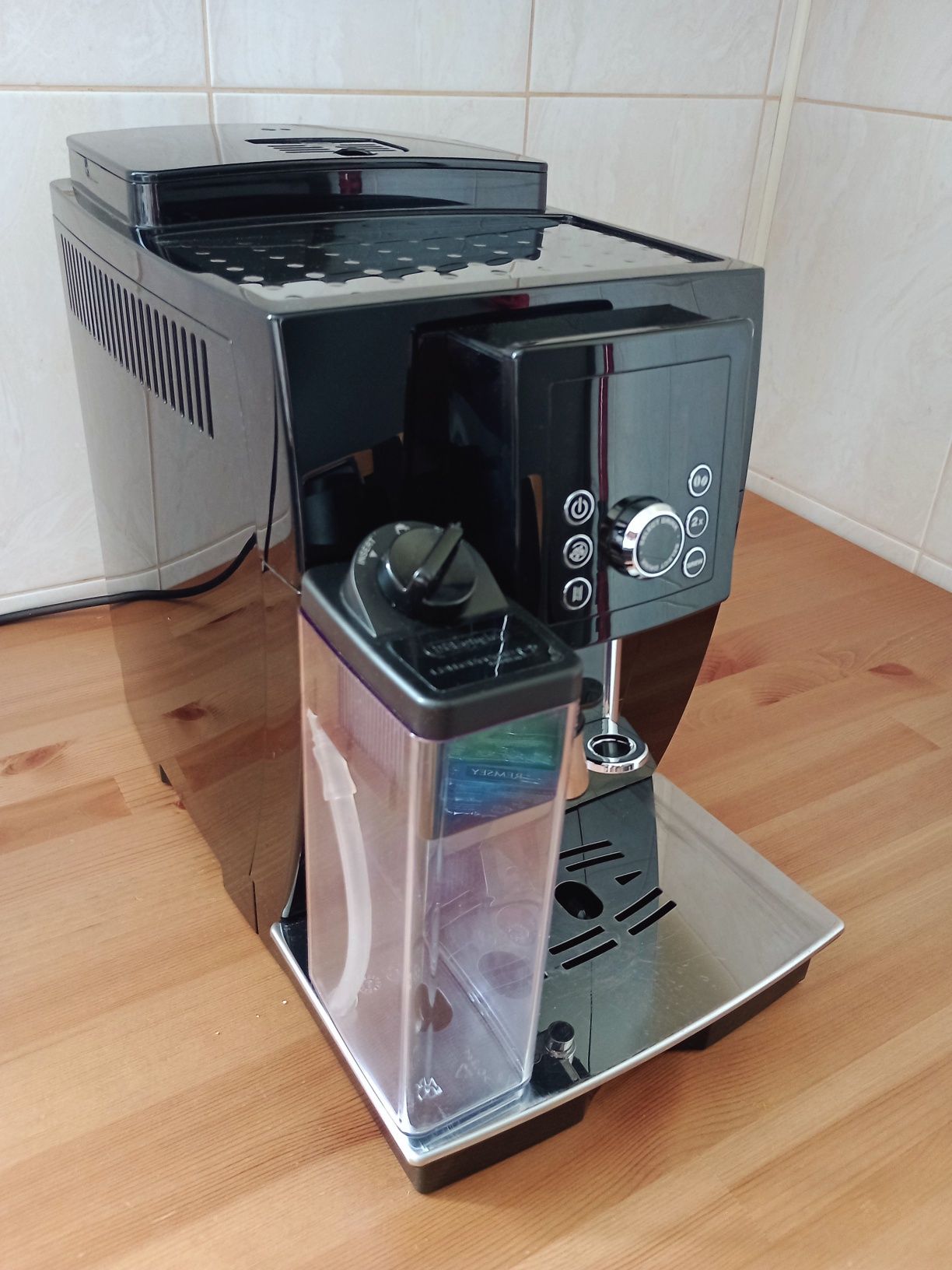 Ekspres DeLonghi ECAM 23.260