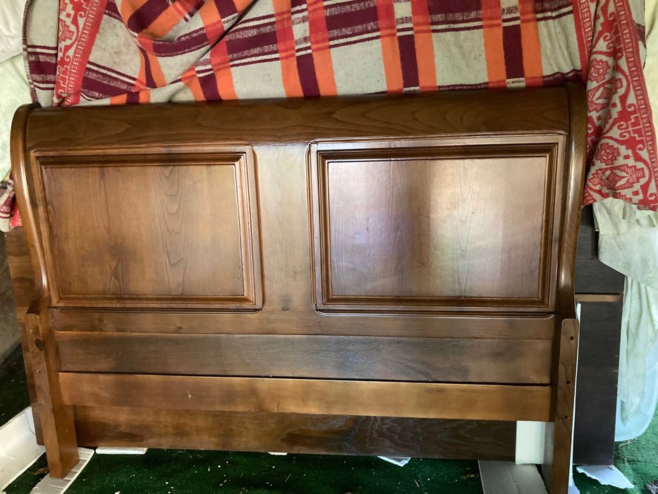 Mobília de quarto Luís Filipe com roupeiro em cerejeira