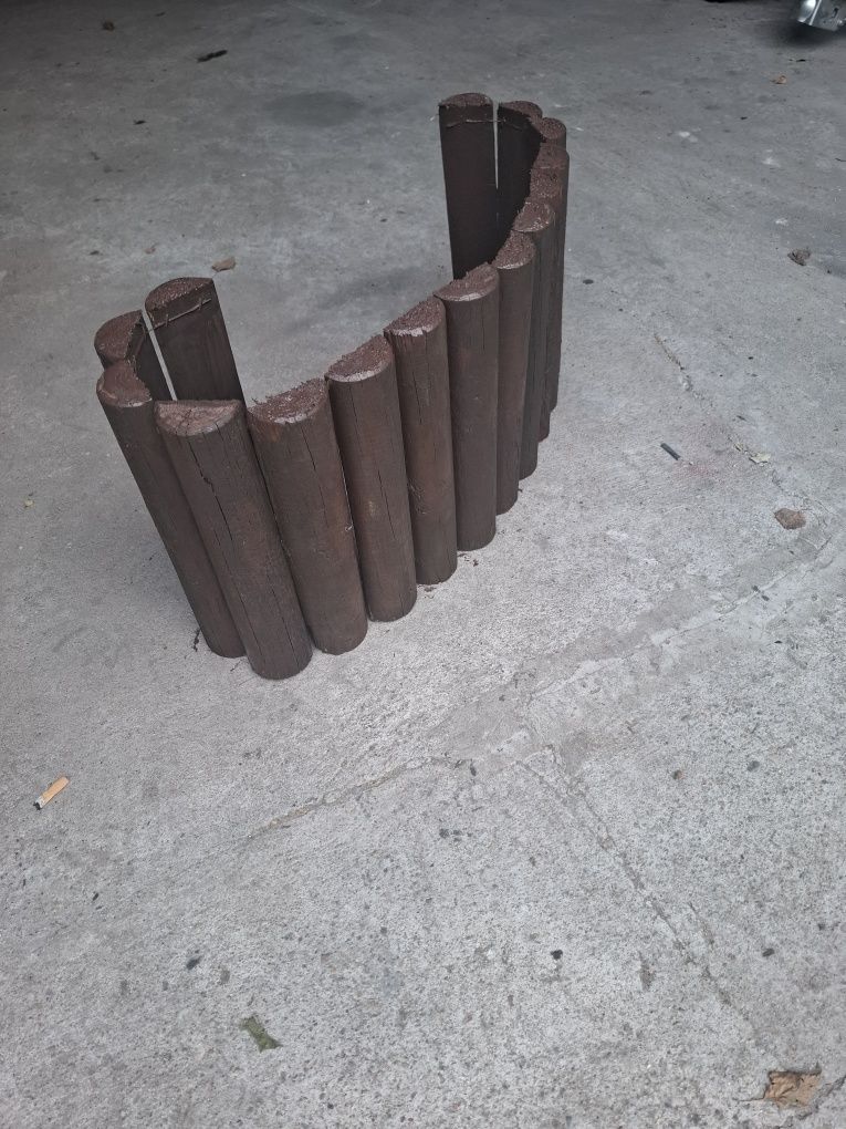Rolbolder plotek z drewna palisada