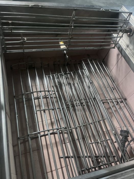 Grelha a carvao rotativa