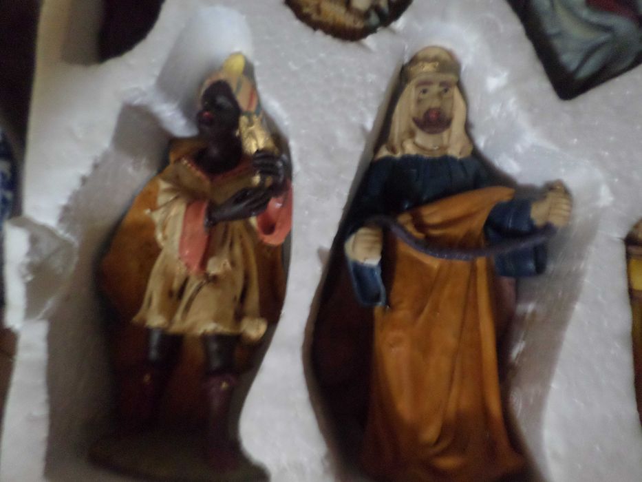 11 figuras para presépio / novas em caixa