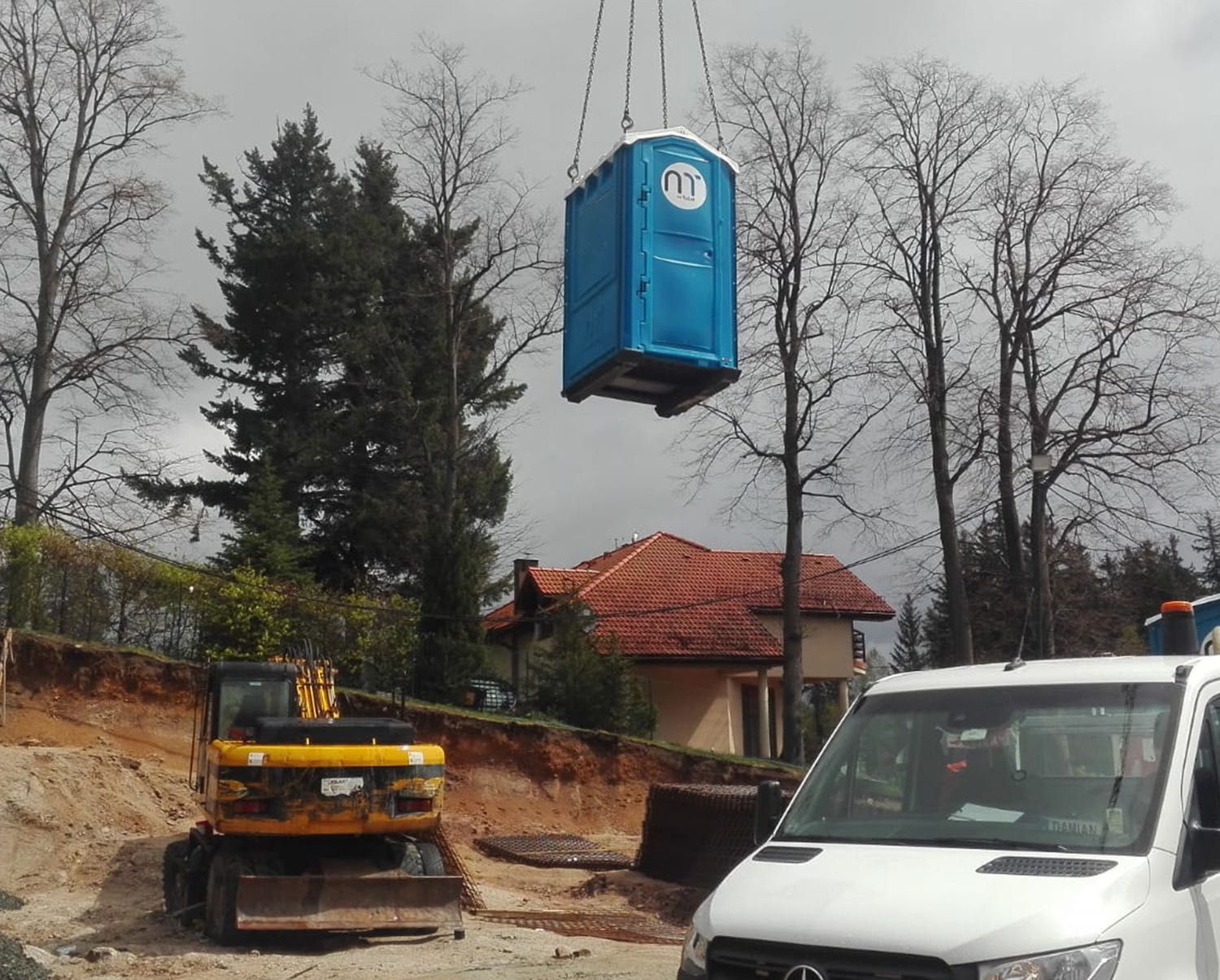 Toaleta przenośna wynajem toalety toalet kabina wc budowa impreza