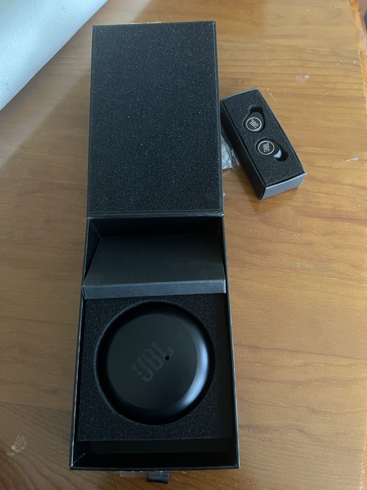 Auriculares JBL Bluetooth JBL Free X - preto