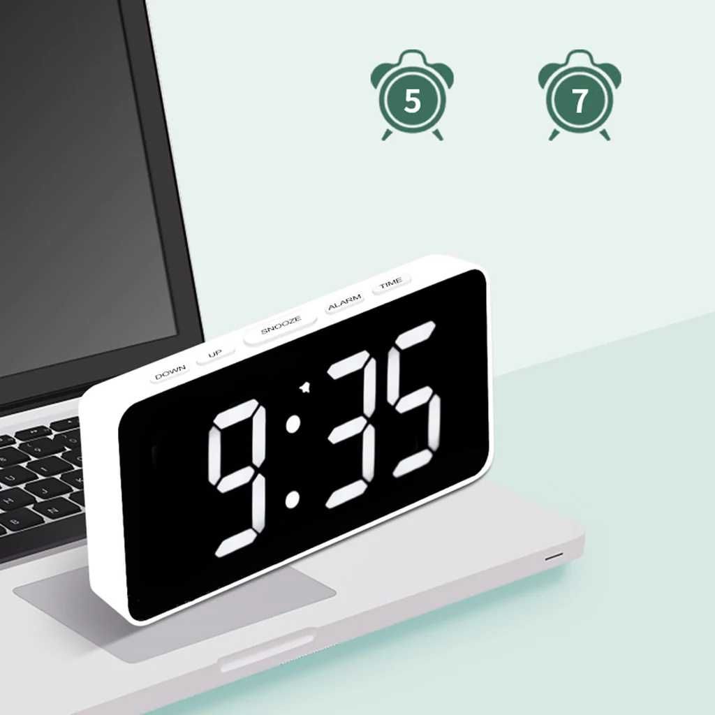 Budzik, zegar LED zasilany USB