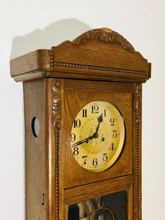 Uroczy Zegar Wiszący Gustav Becker Tarcza Tłoczona