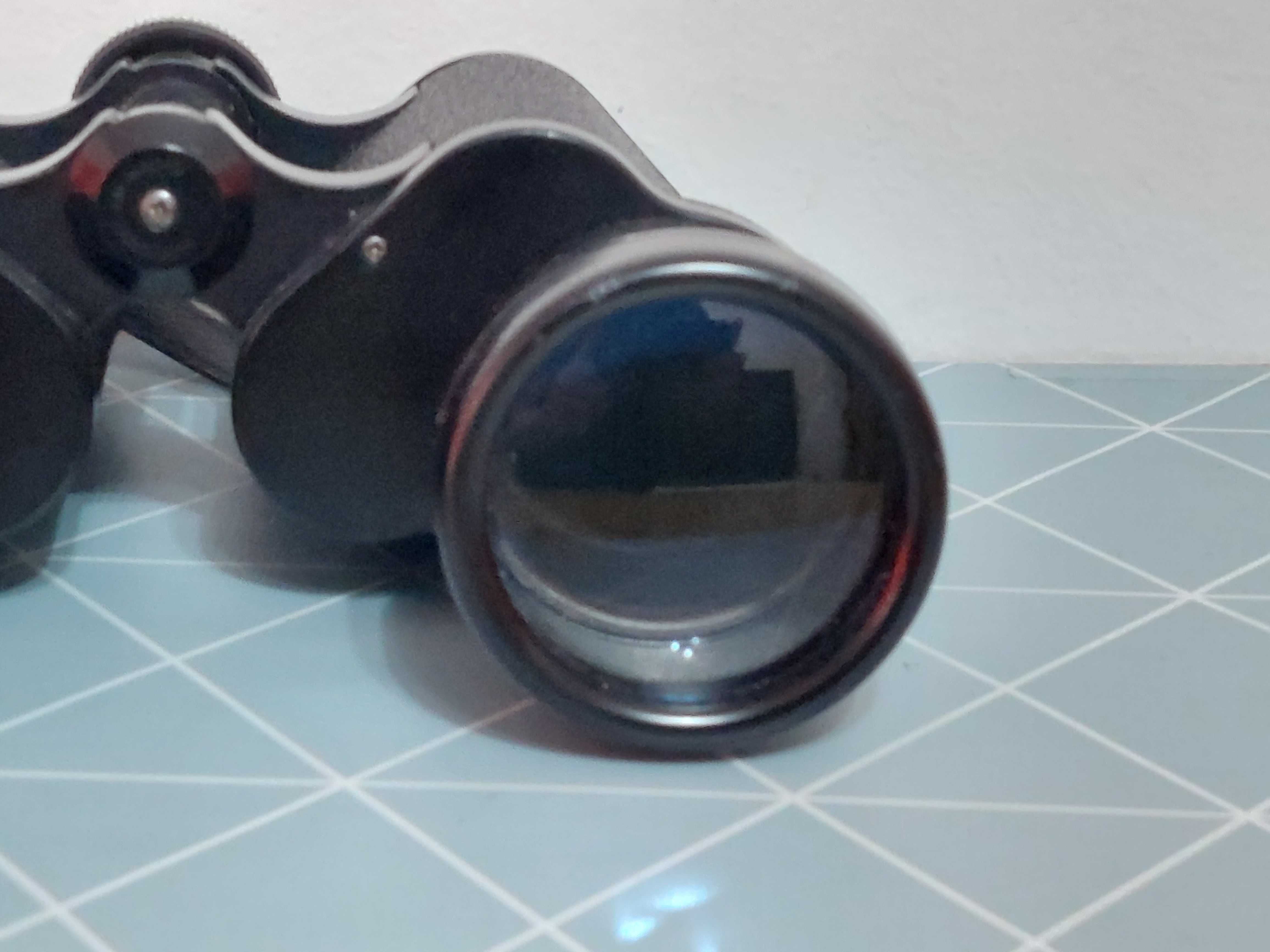 Binóculo da marca Regente 10 X 50 5.3°