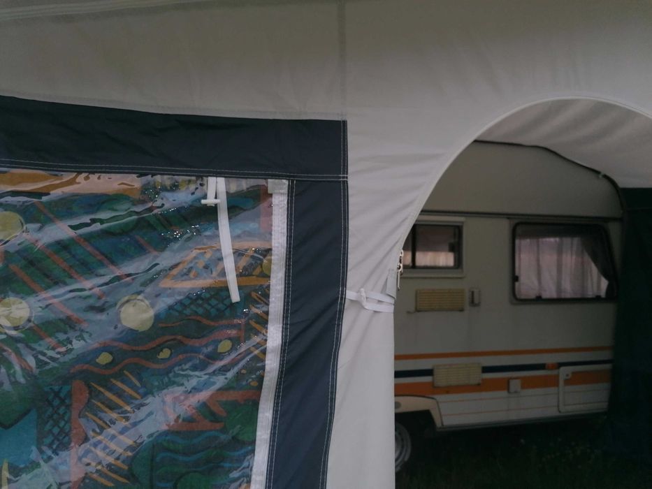 Przedsionek do przyczepy kempingowej pelny caloroczny