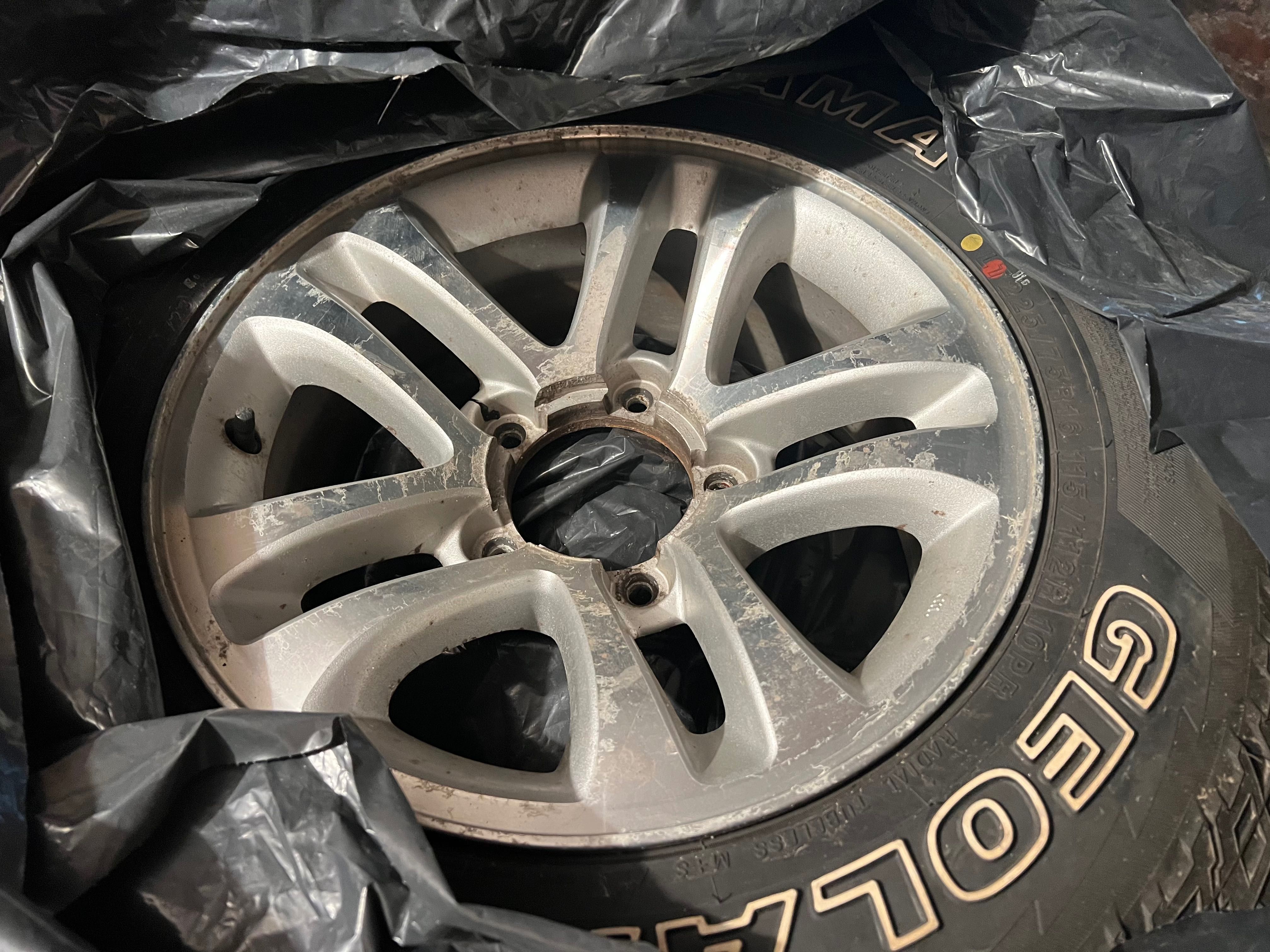 Suzuki felgi alu opony AT Yokohama Geolandar G015 LT 225/75/R16 5 szt