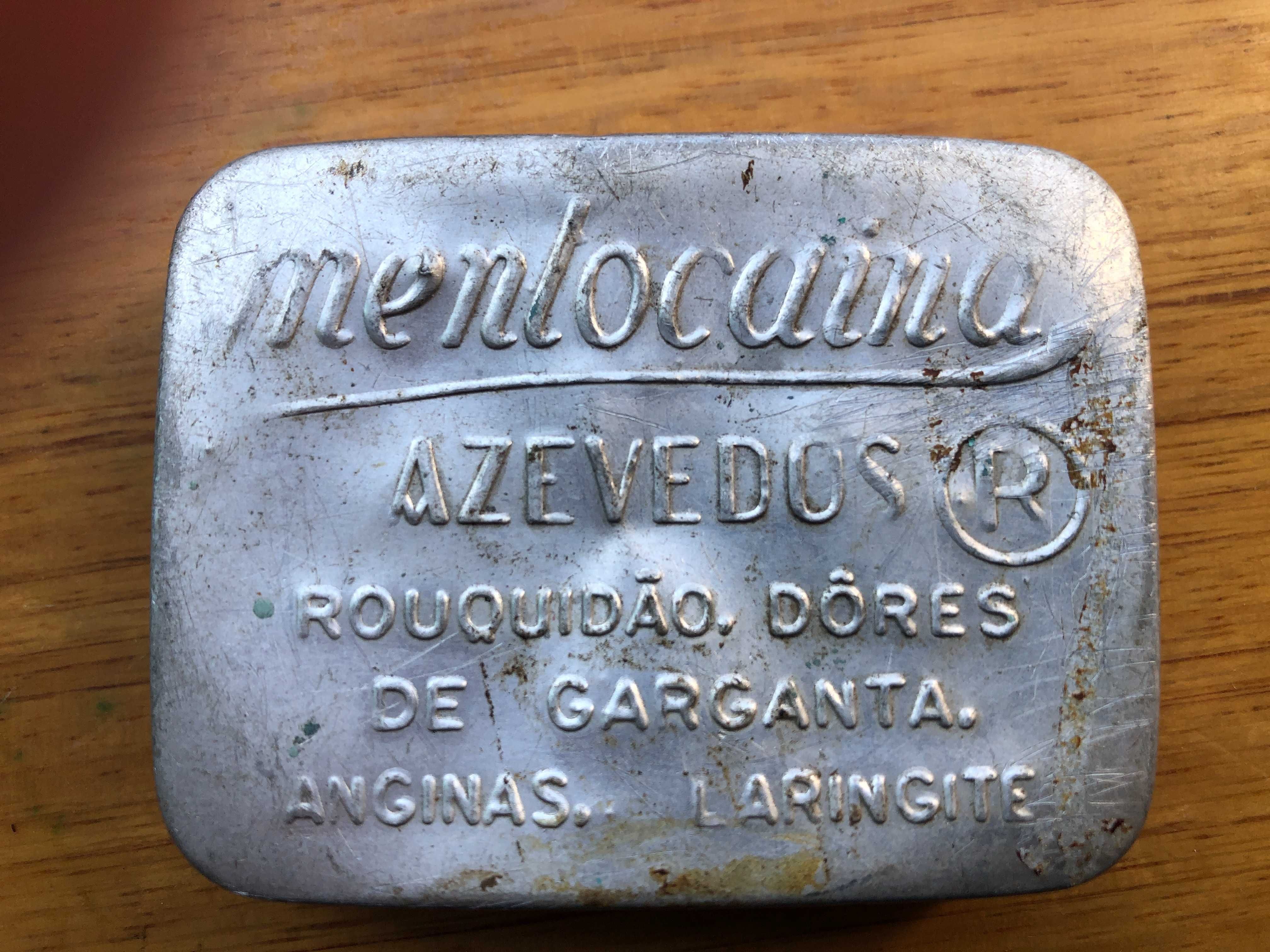 Latas muito antigas