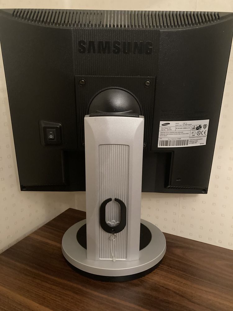 Monitor Samsung SyncMaster 17 cali