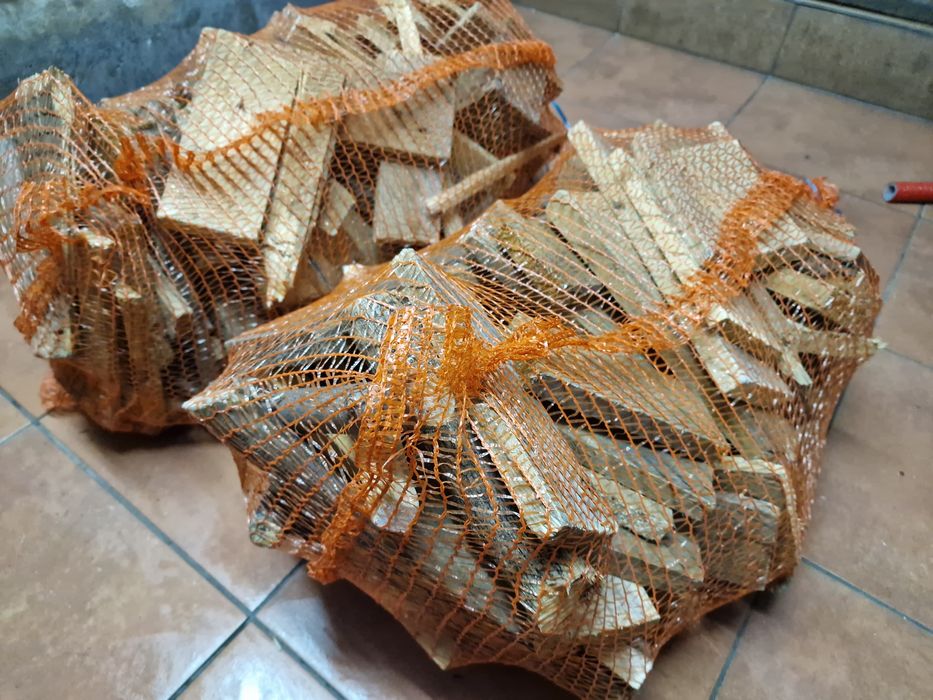 Drewno opałowe workowane rozpałkowe czyste suche wysezonowane