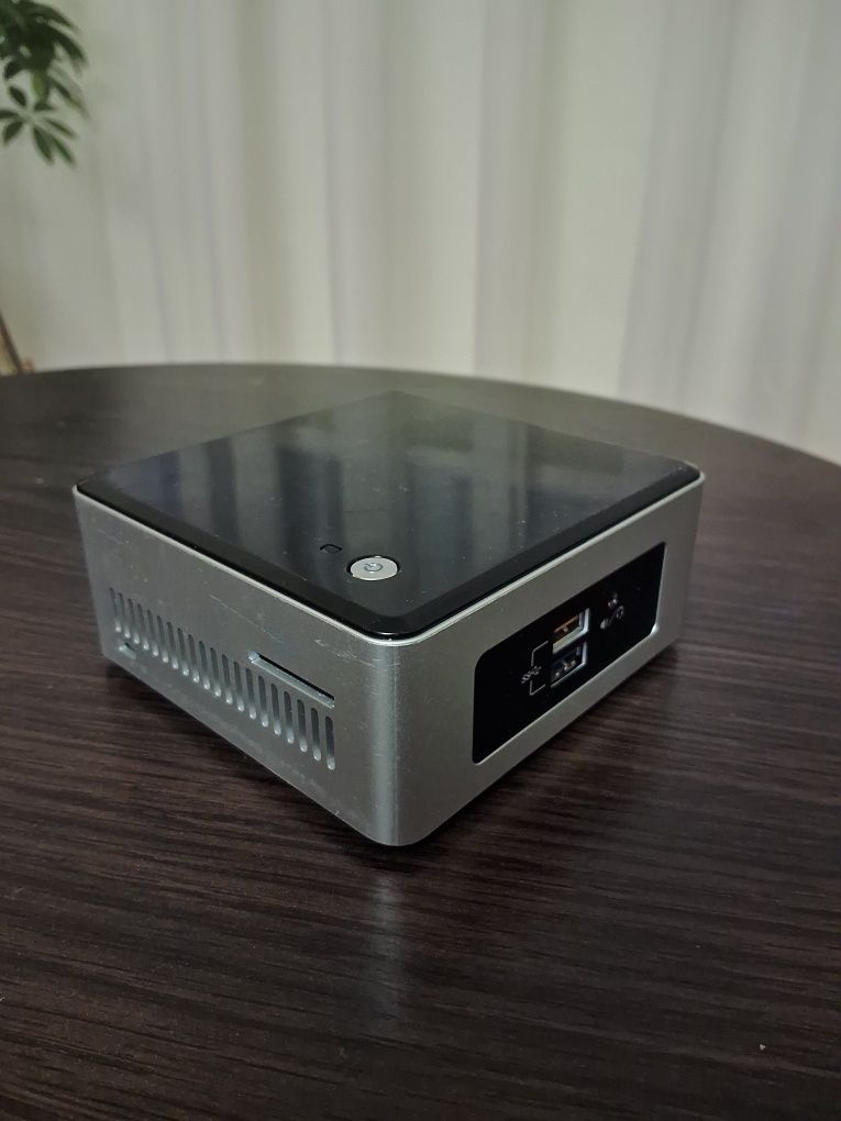 Intel NUC5CPYH міні-компютер