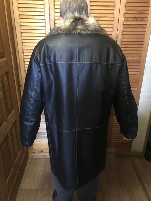 Мужскую из натуральной кожи на цигейке куртку-френч