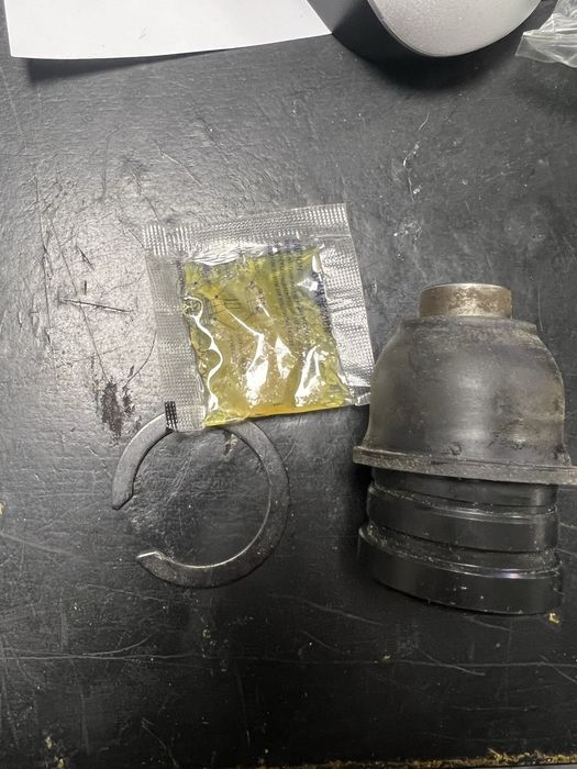 Шаровая опора mitsubishi, jeep