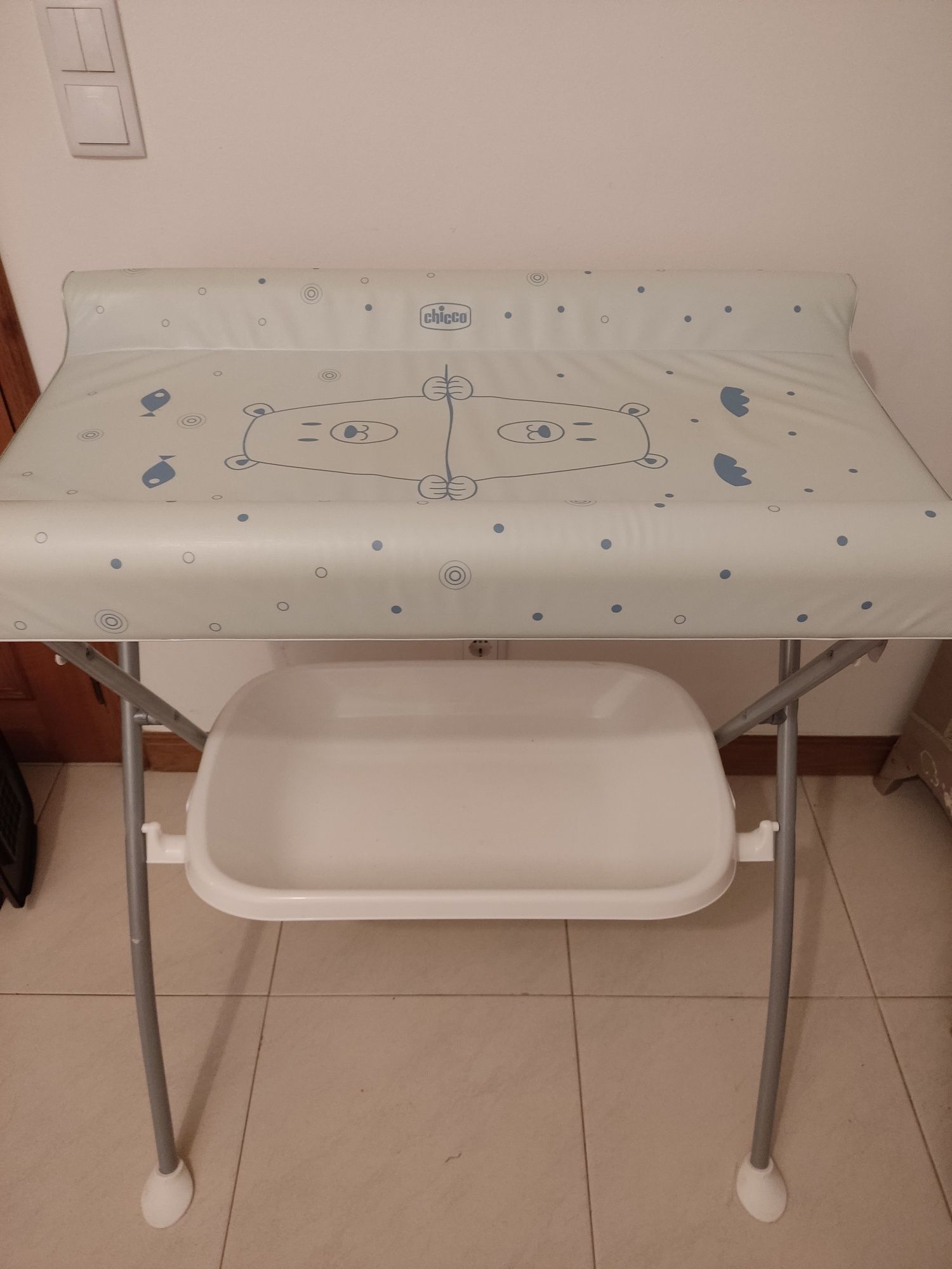 Fraldário/banheira bebé