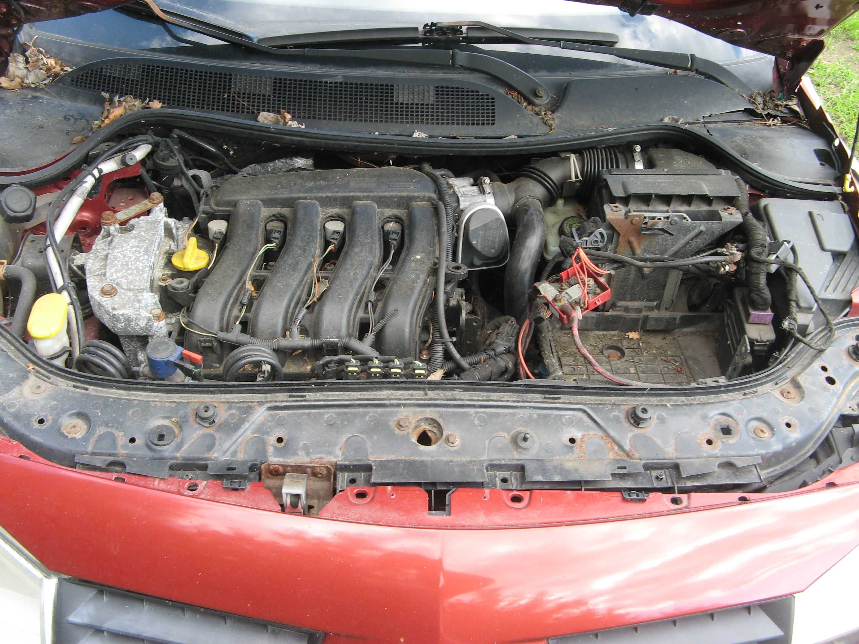 Renault Megane 1598cm benzyna na czesci lpg 2004r