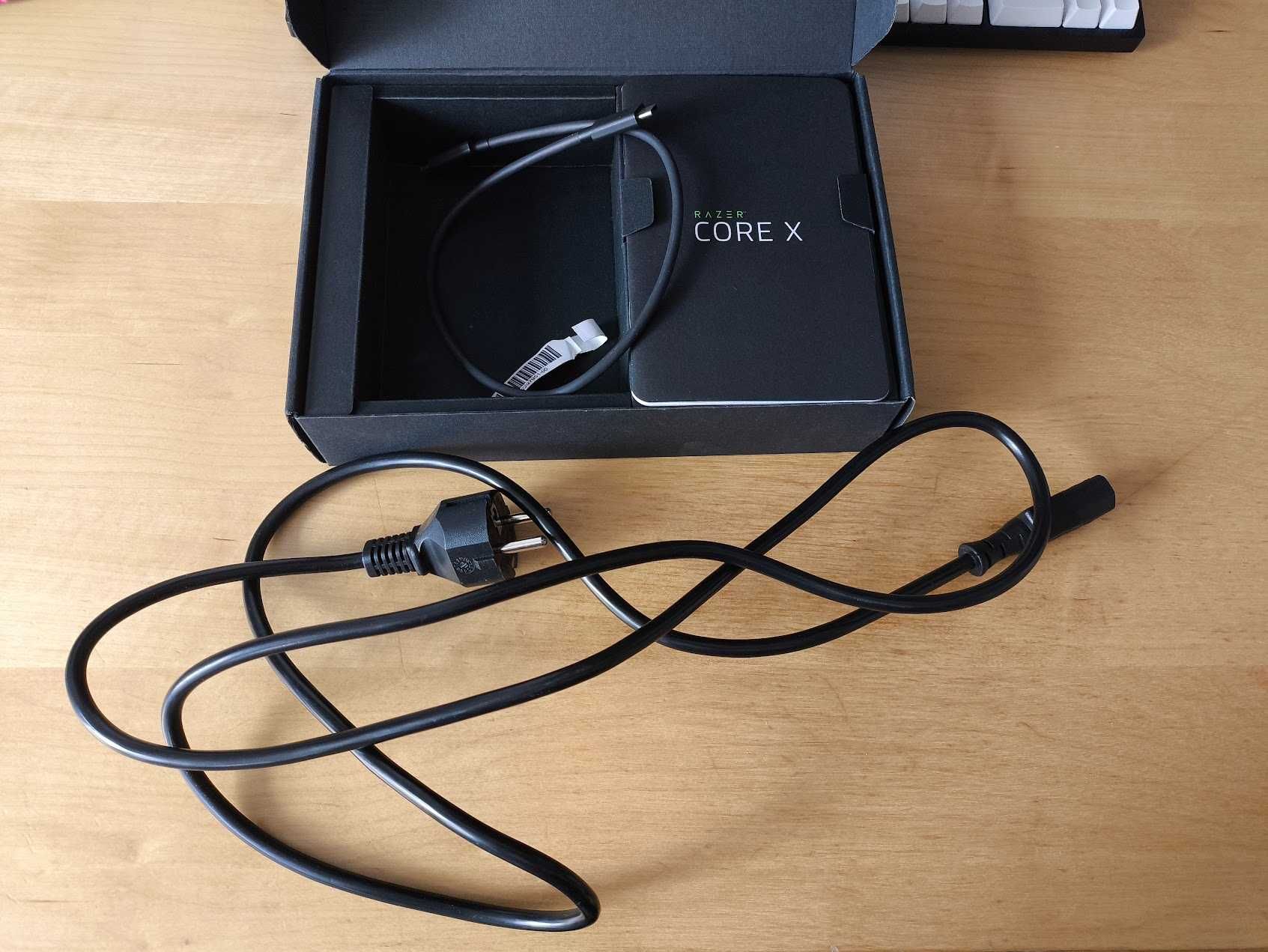 Razer Core X + kabel Thunderbolt - eGPU
