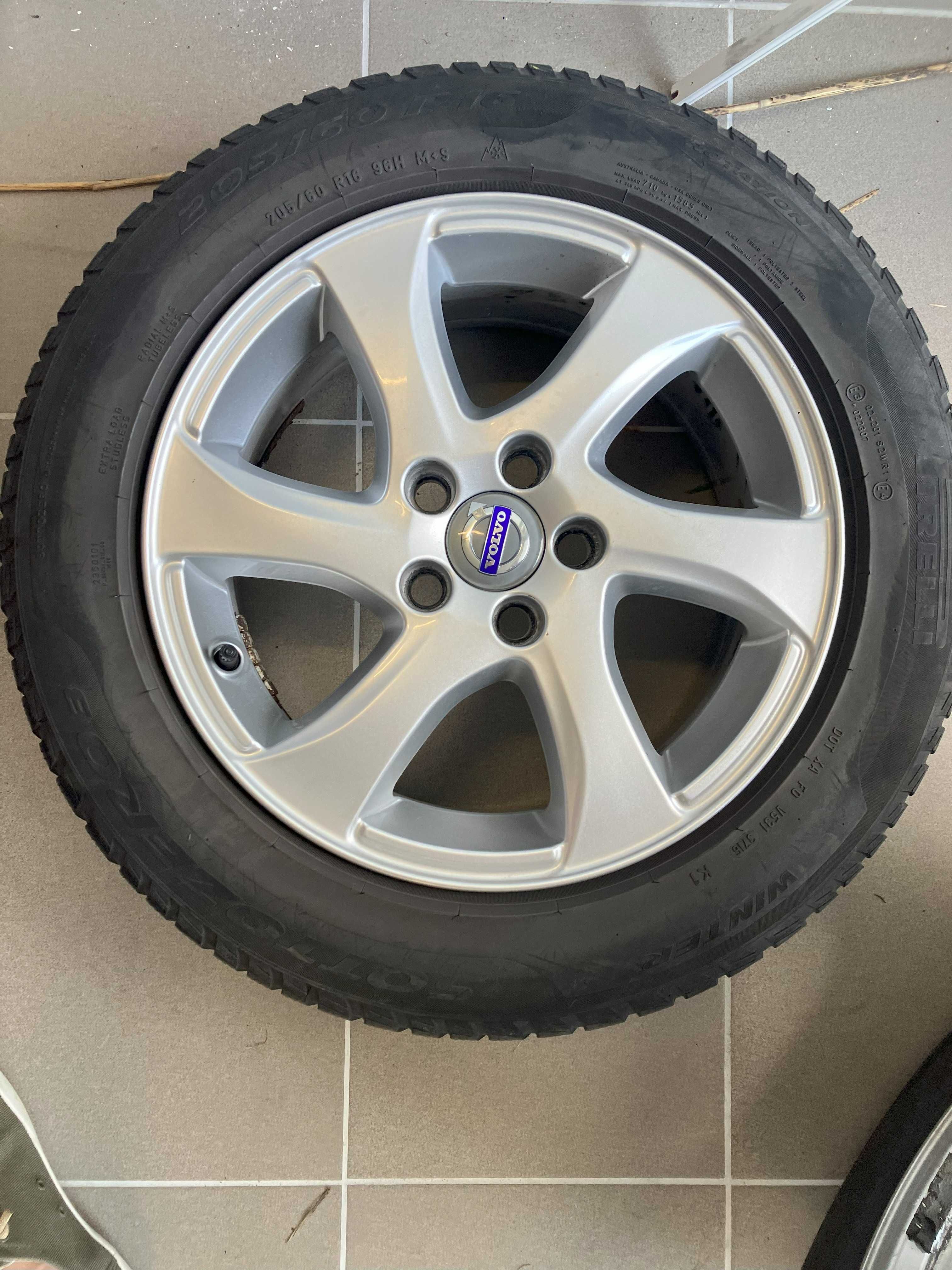 Felgi Volvo 16" GEMINUS Silver Stone 205/60 R16 + opony zimowe