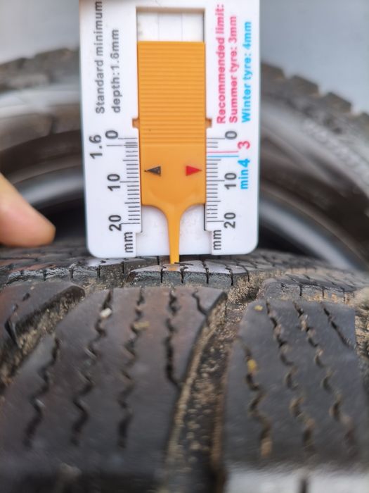 Зимові шини Goodyear 205/60 R16