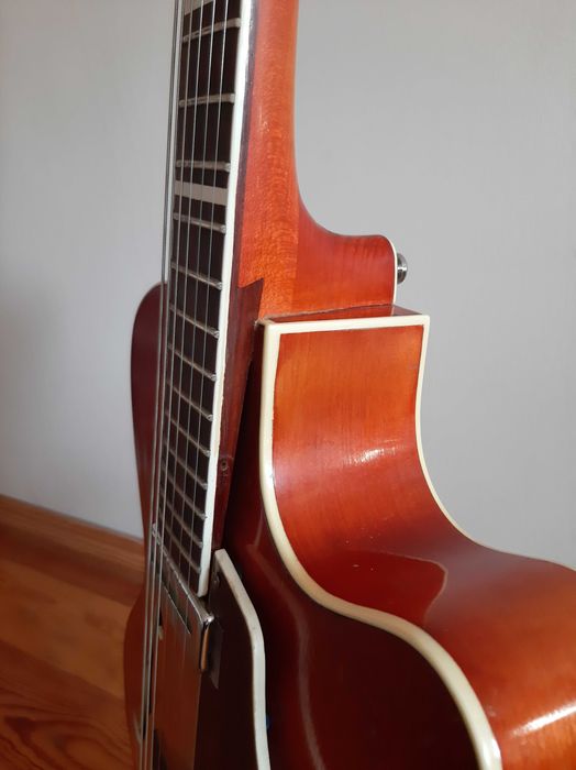 Melodija Menges Archtop / Hollow body