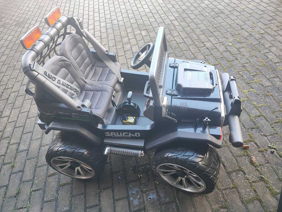 GAUCHO PEG PEREGO Superpower 24V Samochód na akumulator dla dzieci
