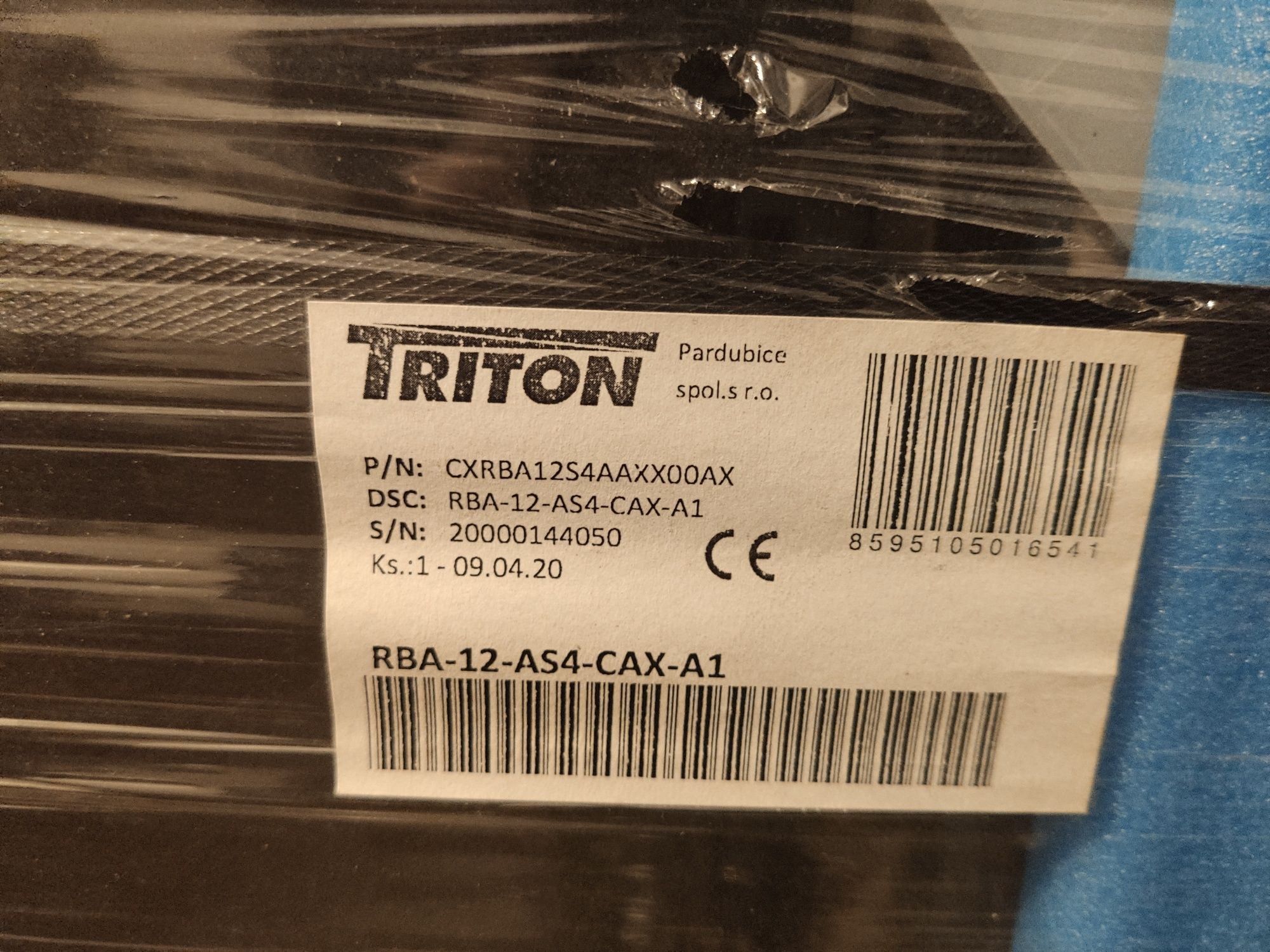 Szafa rack 19" 12U teleinformatyczna Triton RBA-12-AS4-CAX-A1