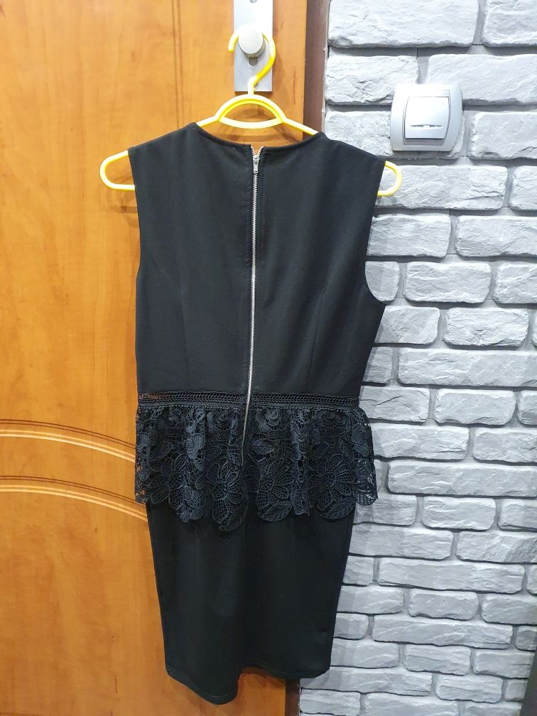 Sukienka czarna rozmiar M - Essenza di stile