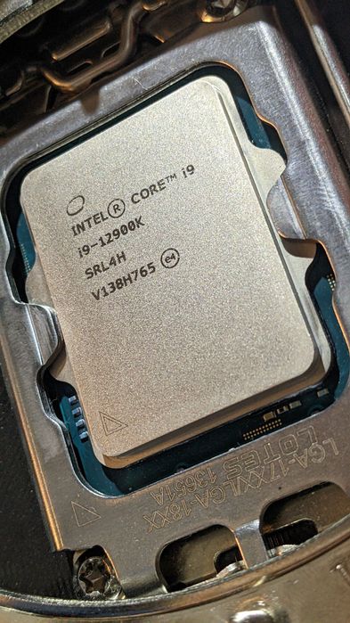 Intel Core i9-12900K - 16 ядер (+ охолодження в подарунок)