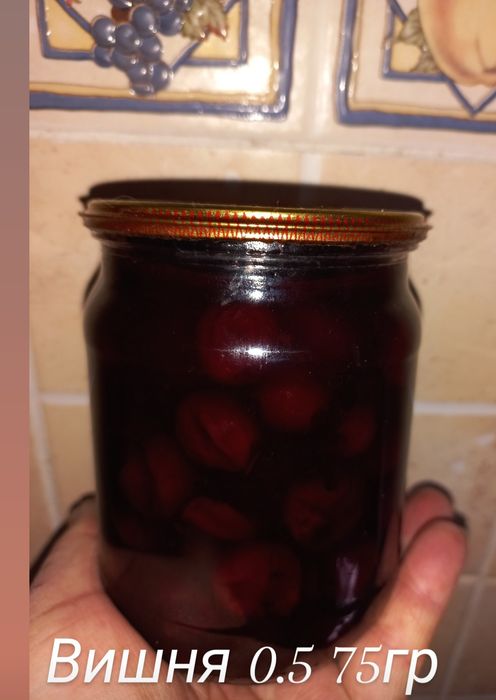 Продаю  домашнее варенье из вишни без косточки ОСТАЛОСЬ 5 баночек- 0.5