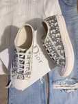 Stylowe i lekkie trampki Dior.