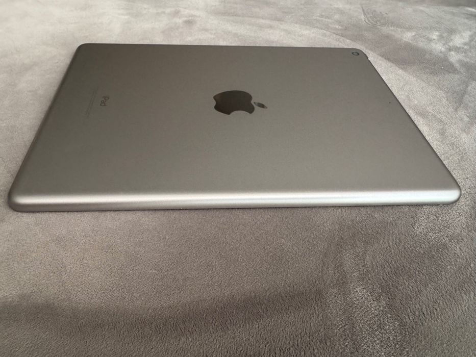 iPad 6 generation 32GB space grey