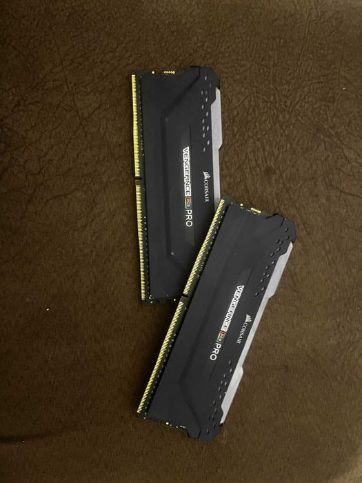 Pamięć RAM Corsair Vengeance RGB Pro DDR4 16GB 3200MHz CL16 2x8GB