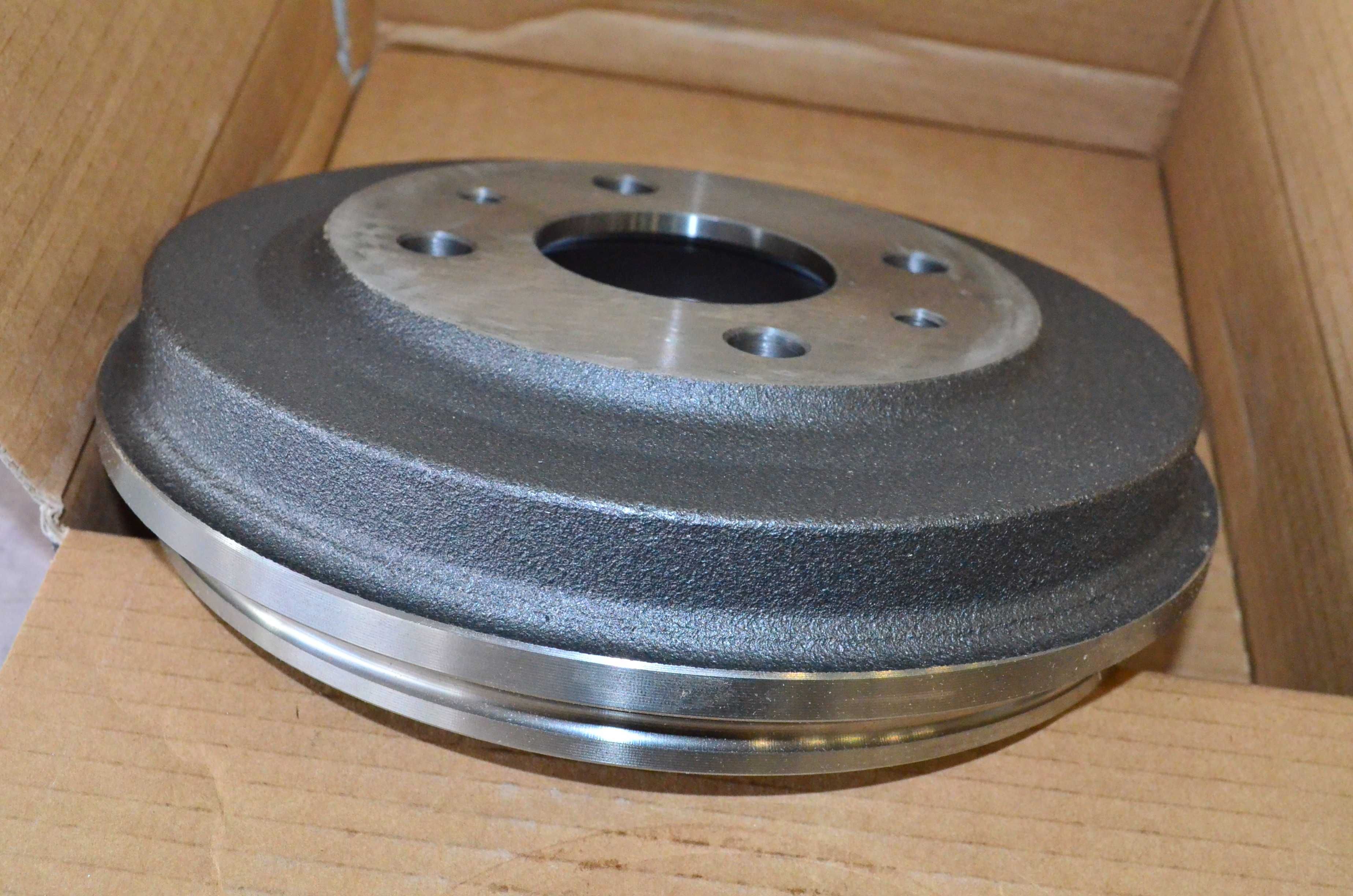Bęben hamulcowy 14.3152.10/BREMBO Fiat 126 127 Panda 127 itd.