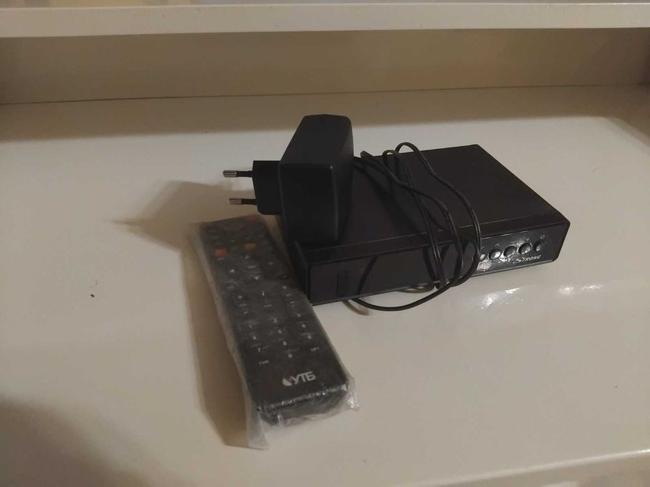 Супутниковий ресивер УТБ Strong SRT 7600 Viasat T2