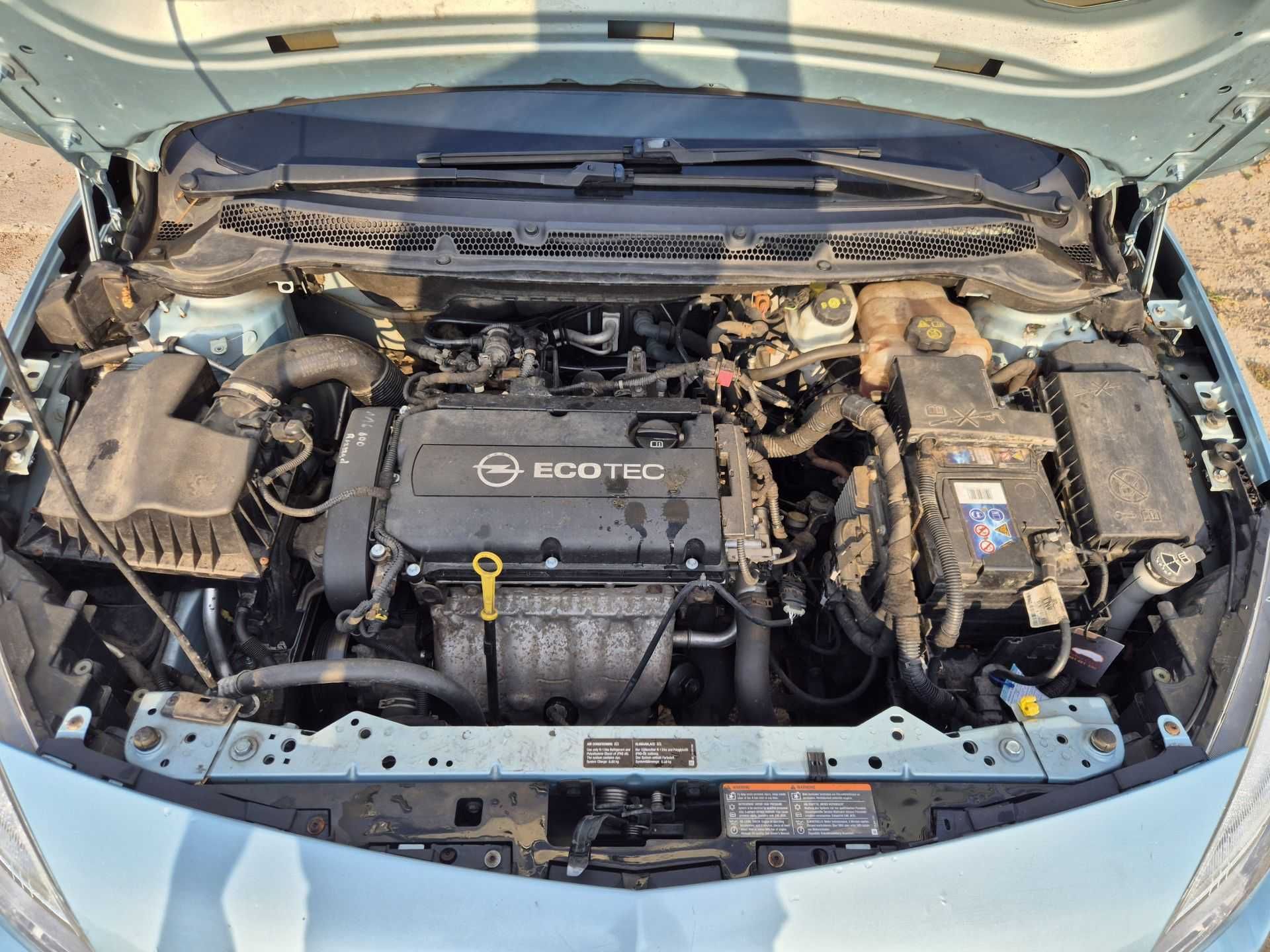 Opel Astra J - 2010 1.6B