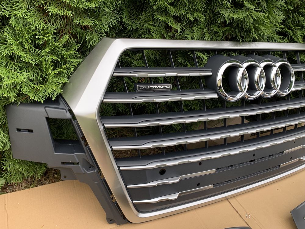 Решетка бампера Audi q7 4m решітка