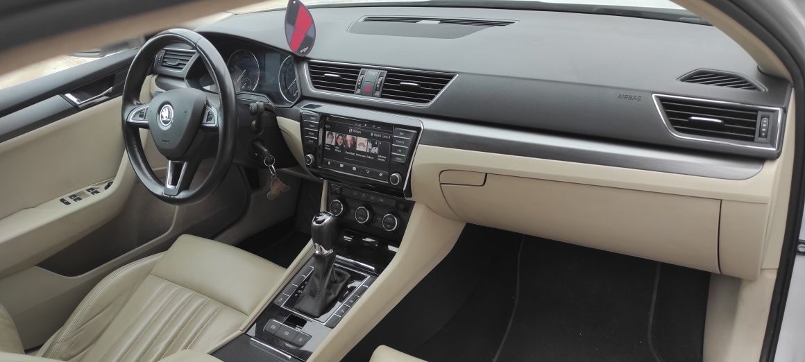 Skoda Superb 1.6 TDI c/ mudanças automaticas