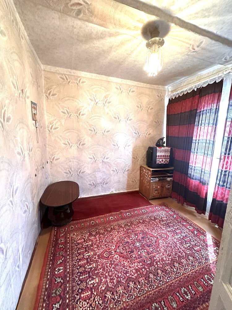 Продам часть дома.конный  рынок, 10 мин метро . За уневермагом