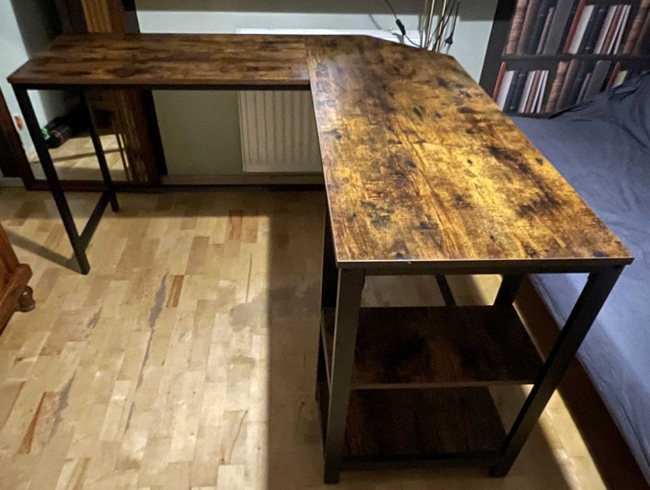 Biurko drewniane z metalowymi nogami